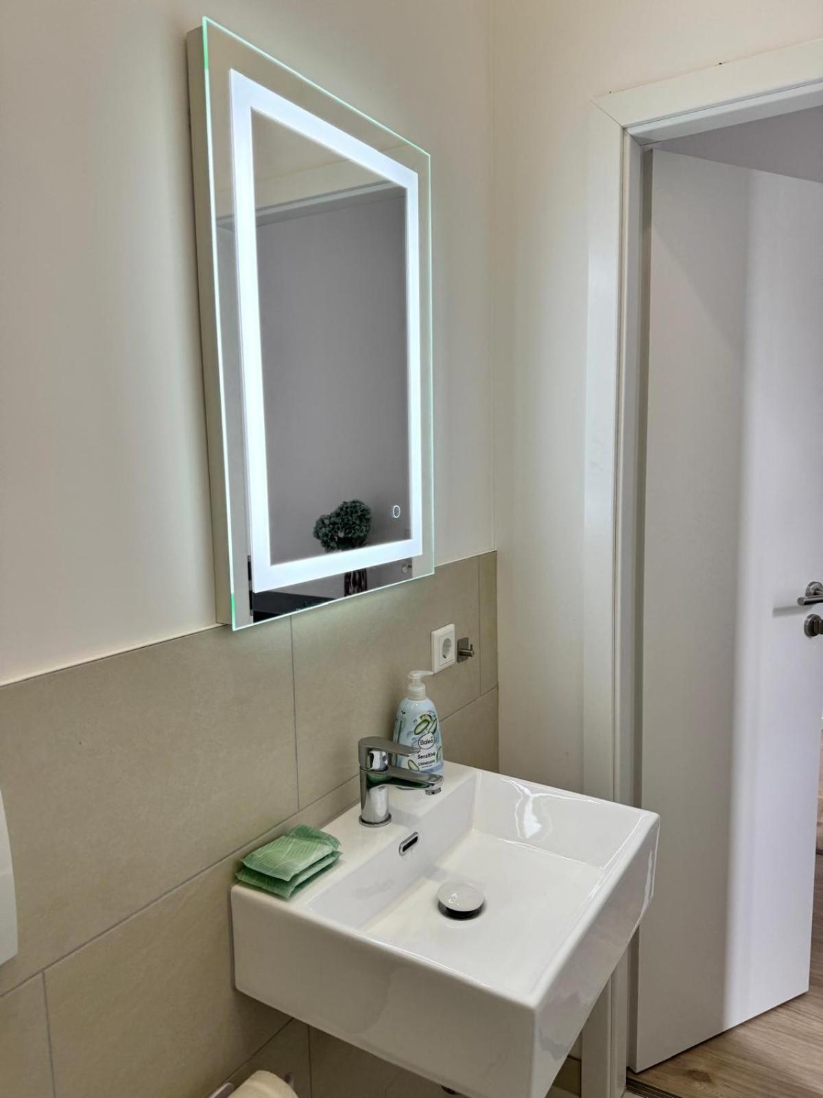 Heaven Homes - Privatzimmer Mit Bad Im Herzen Von Duesseldorf Buitenkant foto